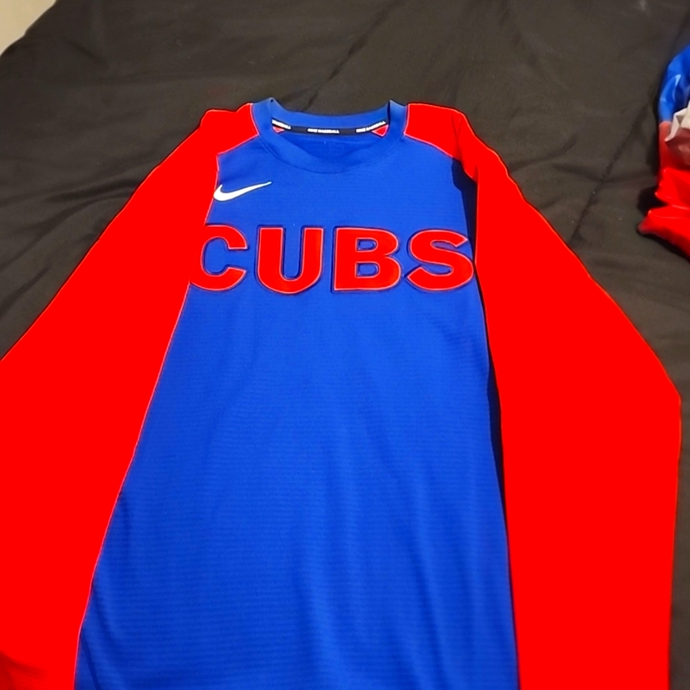Nike dri-fit chicago cubs pregame shirt